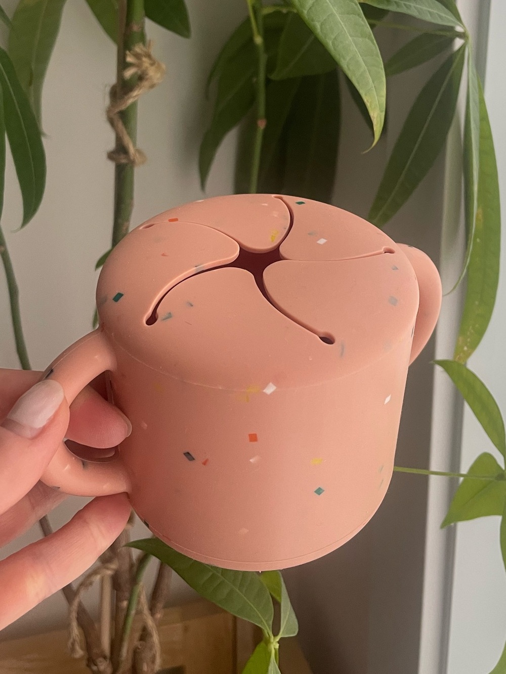 Mushie silicon confetti pink toddle snack cup